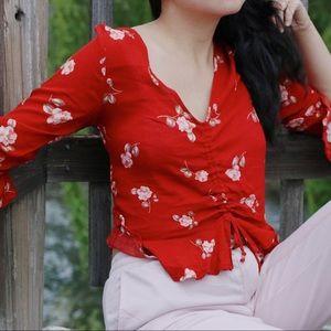 ONLY MEDIUM & LARGE AVAILABLE! Floral Belle Top